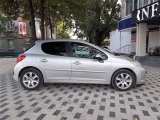 Peugeot 207 foto 8