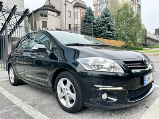 Toyota Auris foto 1