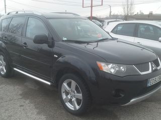 Mitsubishi Outlander foto 1