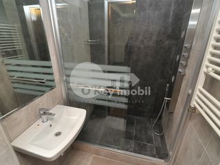 Apartament de lux cu 4 camere, Centru, 970 €. foto 9