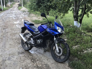 Honda CBR125R foto 1