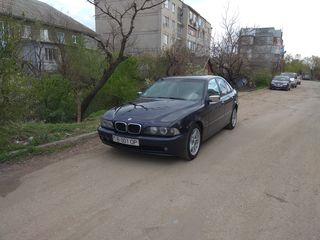 BMW 5 Series foto 4