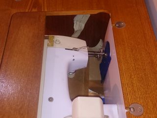 Cтол-тумба, швейная машина, Подольск, ножная и с электроприводом(японский)-дешево 100евро foto 2