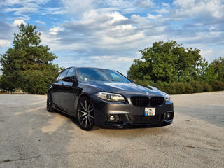 BMW 5 Series foto 4