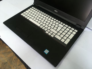 Fujitsu LifeBook E559 15.6 FHD foto 2