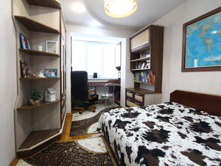 Продается 3 комнатная квартира в самом центре города Яловень foto 6