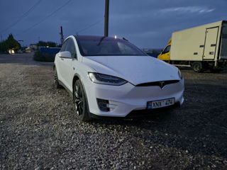 Tesla Model X foto 2