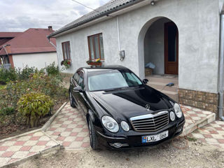 Mercedes E-Class foto 2