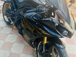 Yamaha R1 foto 2