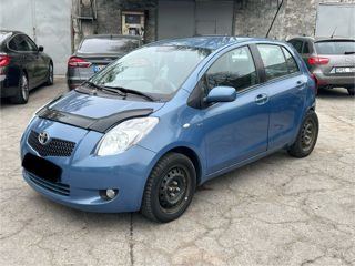 Toyota Yaris foto 2