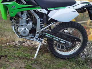 Kawasaki KLX250 foto 4