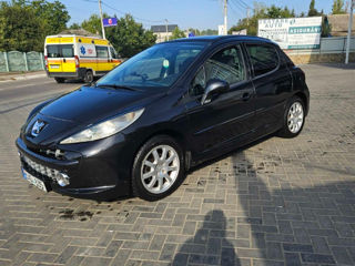 Peugeot 207 foto 1