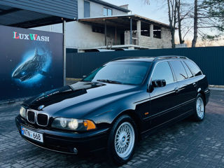 BMW 5 Series foto 4