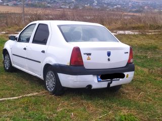 Dacia Logan foto 2