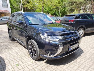 Mitsubishi Outlander foto 1