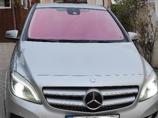 Mercedes B-Class foto 1