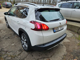 Peugeot 2008 foto 2