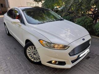 Ford Fusion foto 2