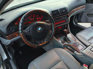 BMW 5 Series foto 3