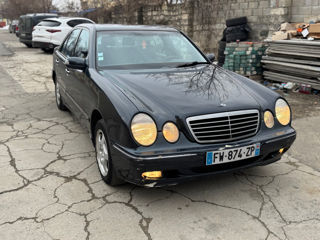 Mercedes E-Class foto 2