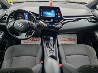 Toyota C-HR foto 11