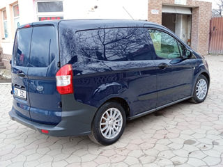 Ford Transit Courier foto 8