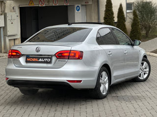 Volkswagen Jetta foto 4