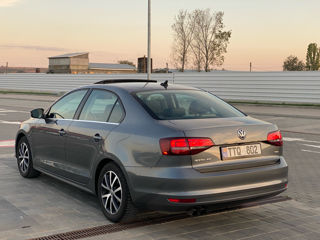 Volkswagen Jetta foto 5