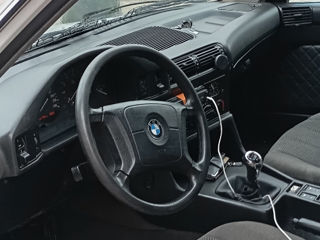 BMW 5 Series foto 3