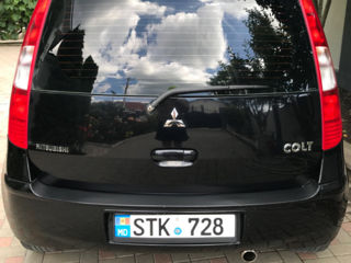 Mitsubishi Colt foto 3