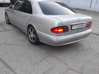 Mercedes E-Class foto 6