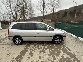 Opel Zafira foto 3