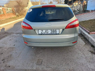 Ford Mondeo foto 2