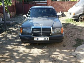 Mercedes E Class foto 1