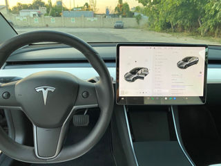 Tesla Model 3 foto 8