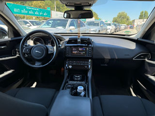 Jaguar XE foto 18