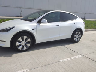 Tesla Model Y foto 2