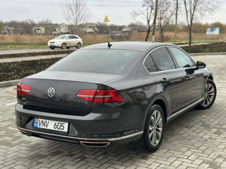 Volkswagen Passat foto 2