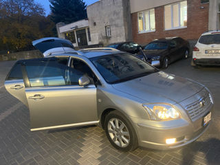 Toyota Avensis foto 10