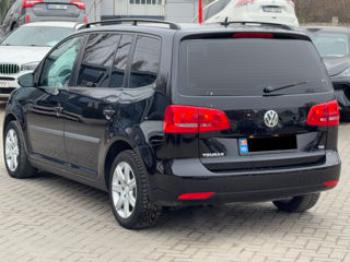 Volkswagen Touran foto 3