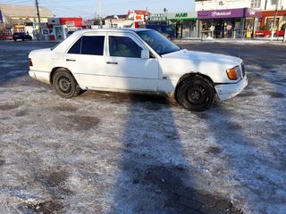 Mercedes Series (W124) foto 6