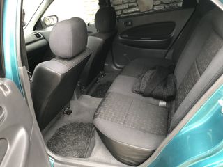 Mazda 323 foto 6