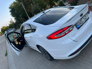 Ford Fusion foto 2