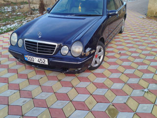 Mercedes E-Class foto 3