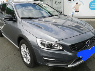 Volvo V60 Cross Country foto 4