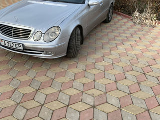 Mercedes E-Class foto 2