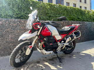 Moto Guzzi V85 TT foto 1