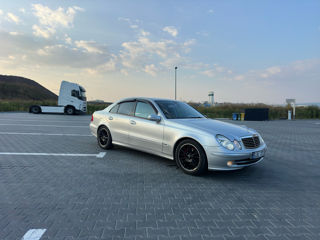 Mercedes E-Class foto 4