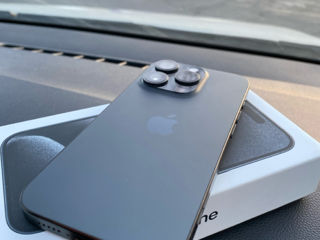 iPhone 15 pro 256 gb foto 2