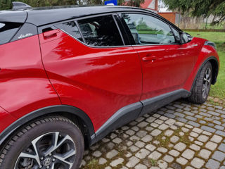 Toyota C-HR foto 2